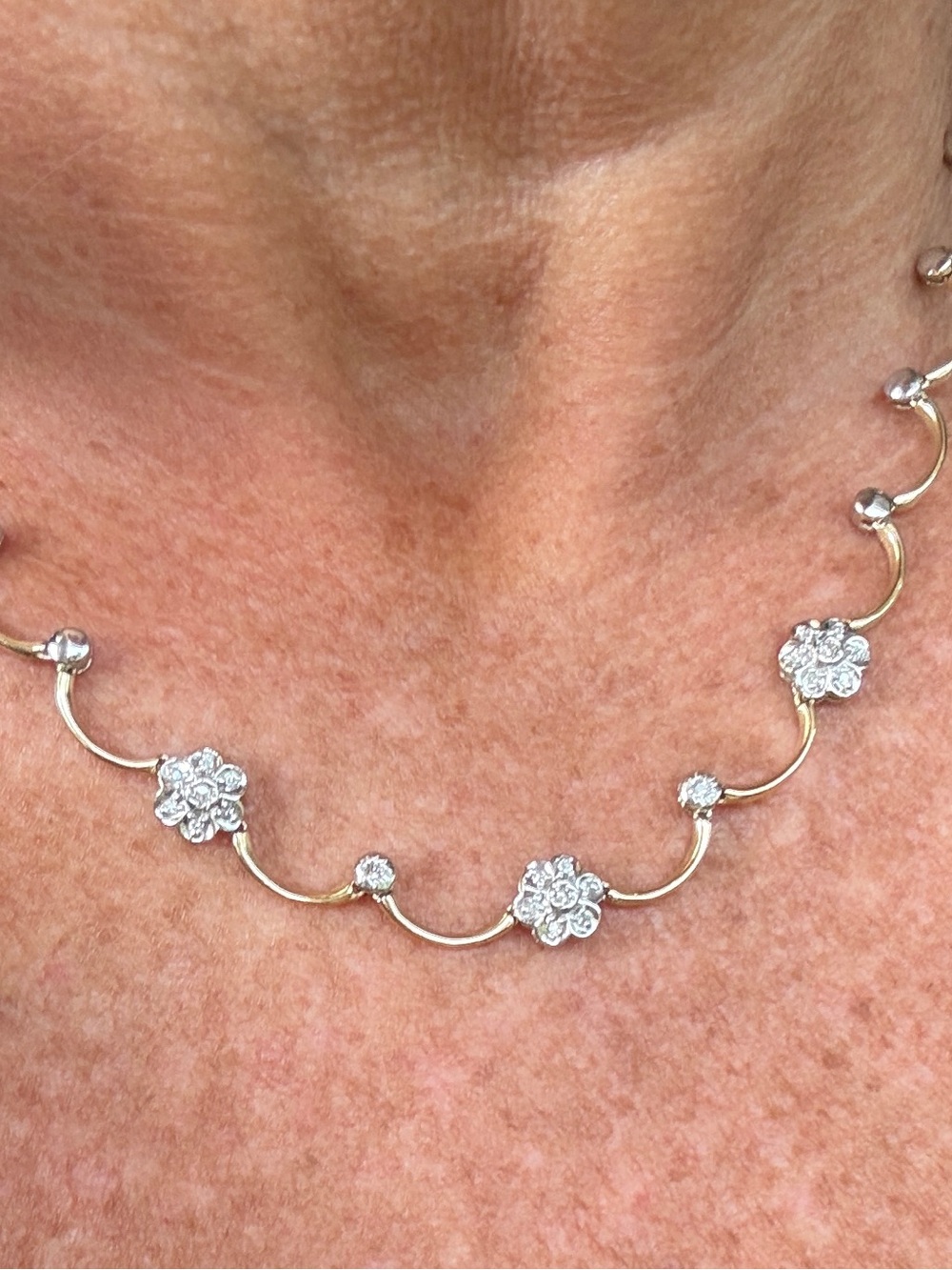 DIAMOND NECKLACE! Scalloped Neckline.
Absolutely STUNNING. Solid 14kt Gold.